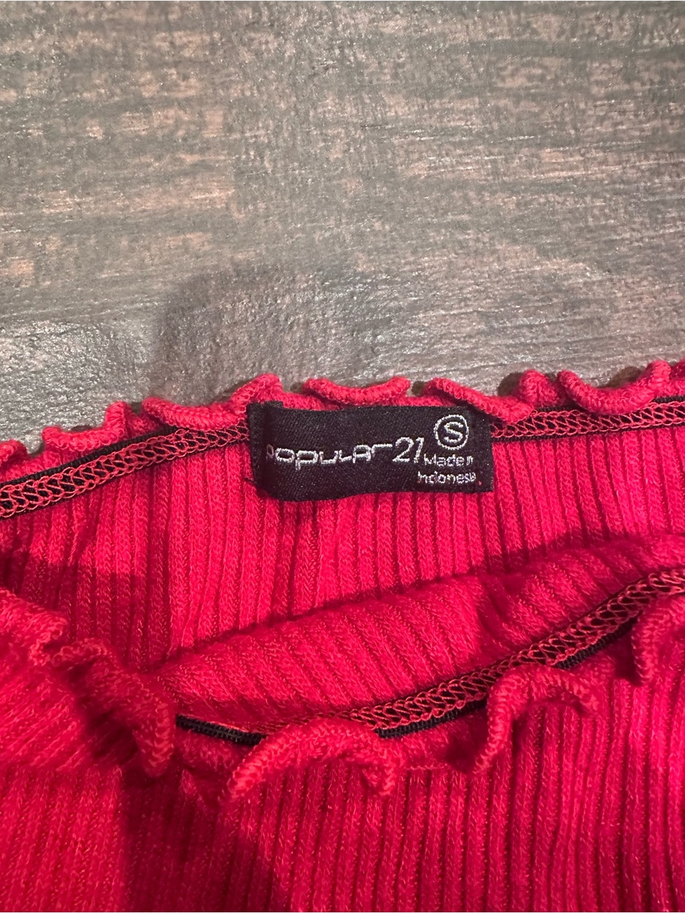Off-Shoulder Ribbed Crop Top — Red - Picture 2 of 2